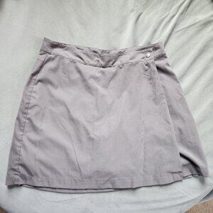 Columbia women’s athletic skort in size 10 — perfect for hiking, travel, or ever